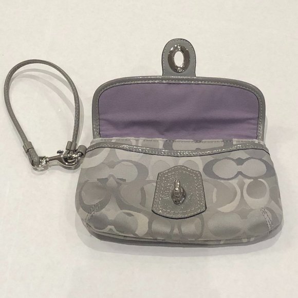 Coach authentic wristlet clutch light gray - Picture 3 of 5